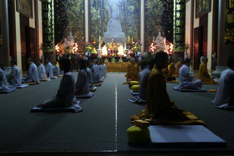 ***ĂN CHAY, NIỆM PHẬT, HỒI HƯỚNG CÔNG ĐỨC?***